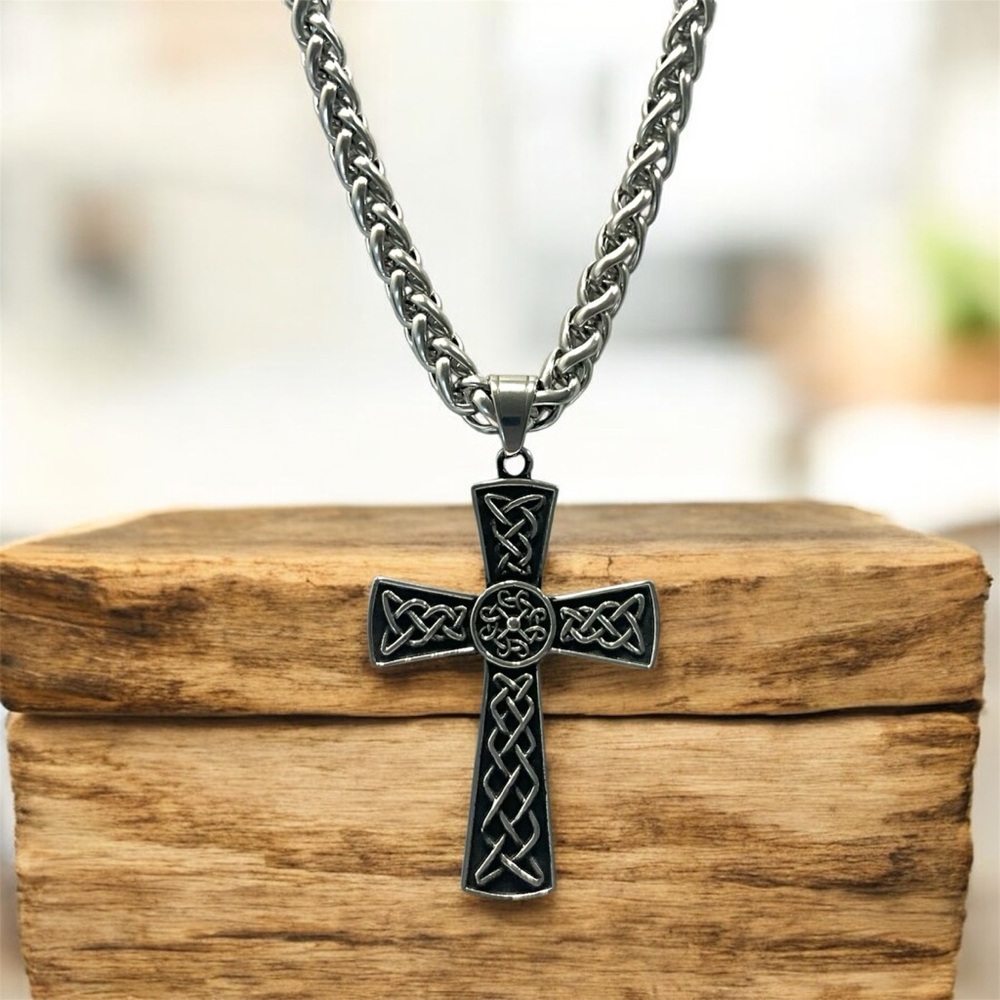 Large Men’s 316L Surgical Stainless Steel Irish Celtic Cross Pendant Necklace